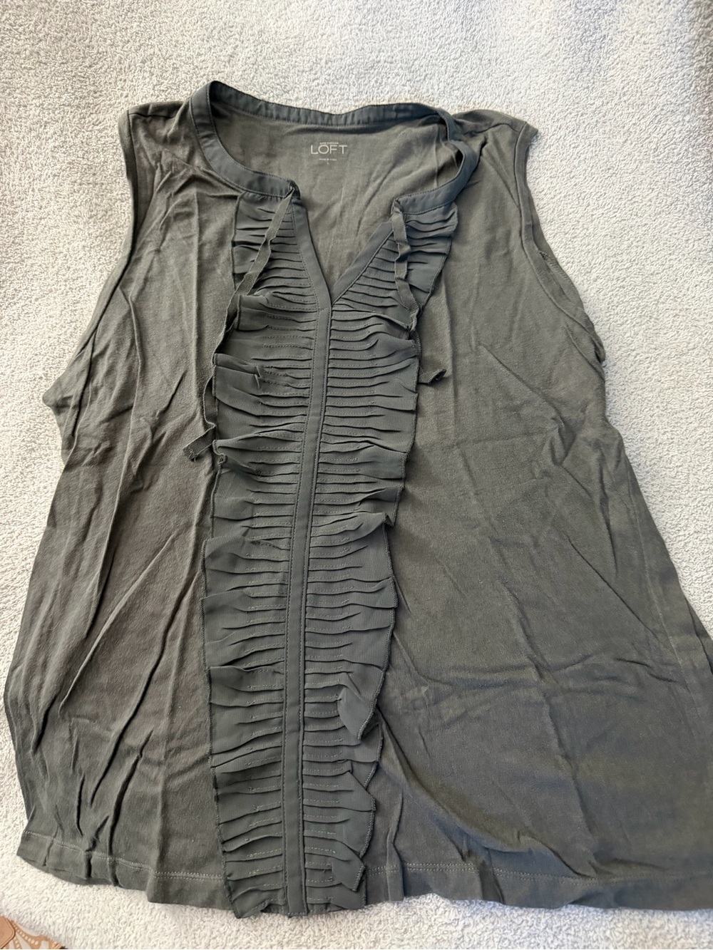 LOFT Sleeveless Ruffle Front Tank - Charcoal Gray size L